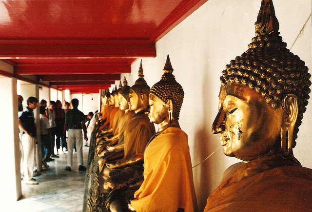 Buddha statues at Wat Phra Kaew - copyright Leo-setä, Creative Commons 