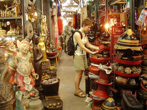 Shopping at Chatuchak Market, Bangkok - copyright Steve and Adam Kahtava, Creative Commons