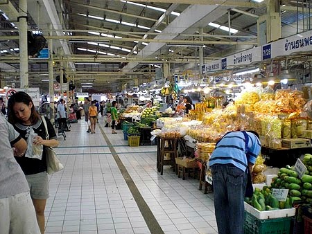 Or Tor Kaw Market in northern Bangkok