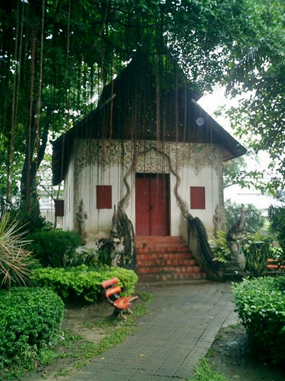 A building on temple grounds in Chiang Mai.