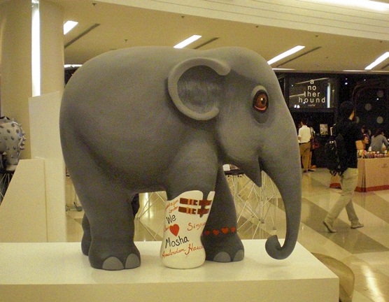 elephant baby statue siam paragon bangkok