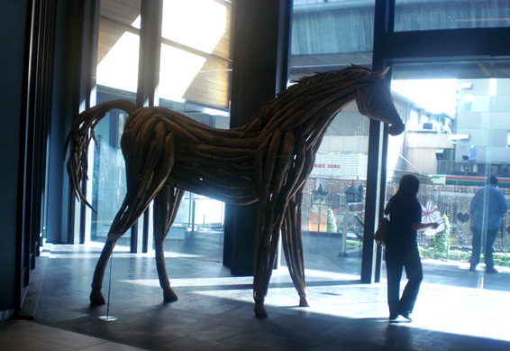 horse statue bangkok shopping mall