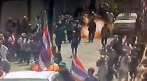 bomb explodes Suthep PDRC protests bangkok