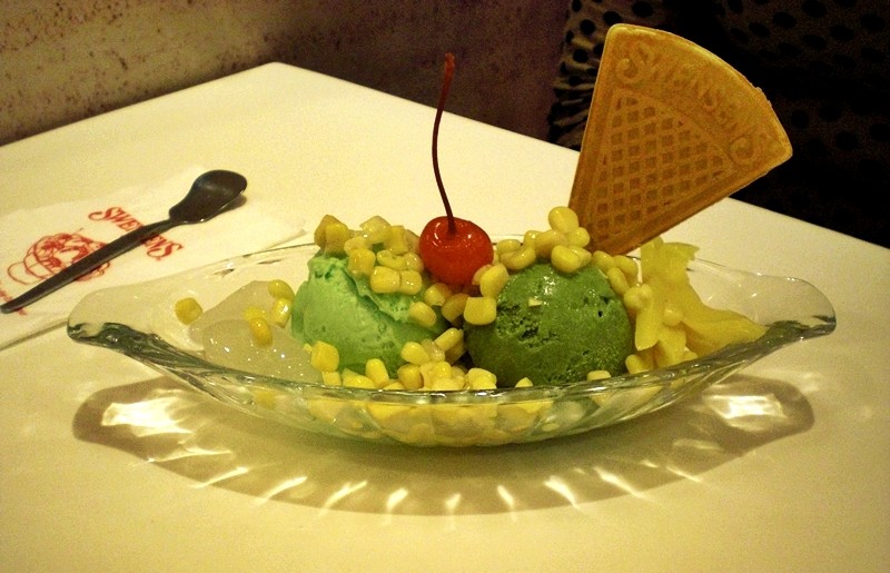 ice cream at swensens bangkok