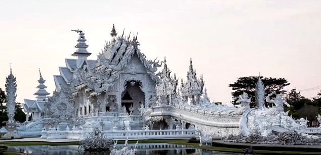 Chiang Rai beautiful white temple