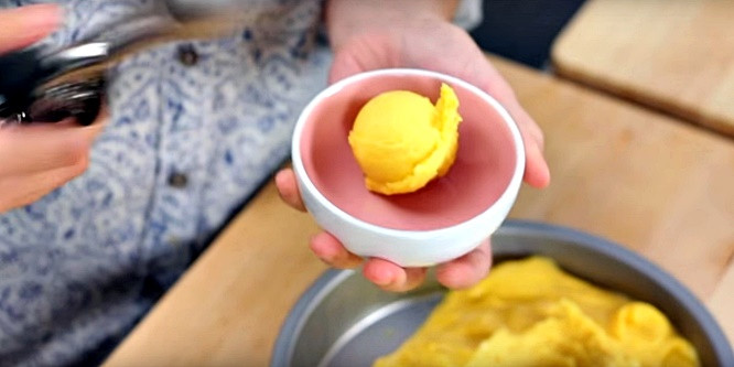 vegan-mango-ice-cream
