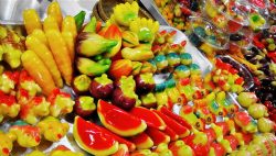 luk chup thai dessert
