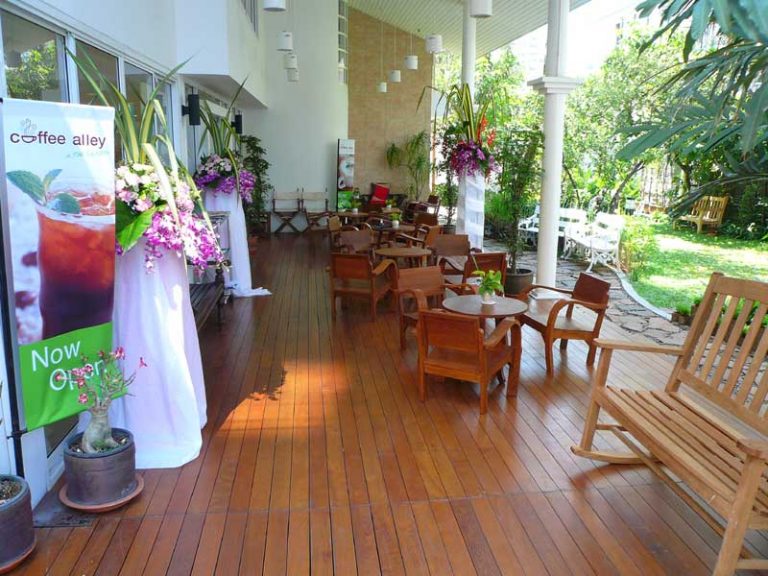 Coffee Alley in Bangkok – Pretty, Independent Coffee House