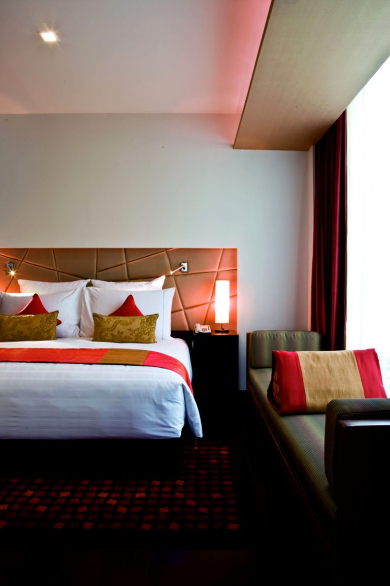 Save Money on a Business Trip to Thailand: Business Travel Can Be Done Cheaply