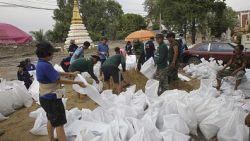 how to lay sandbags correctly