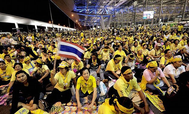 pad thugs takeover suvarnabhumi airport