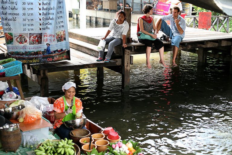 Cheapest Places to Shop in Thonburi, Thailand