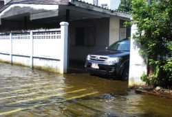 houses in thailand flood