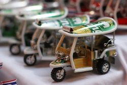 model tuk tuks