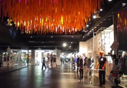 siam center fashion displays