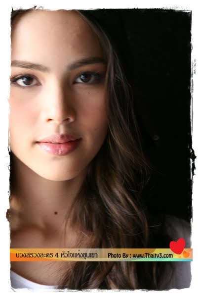 http://tastythailand.com/wp-content/uploads/2012/12/Urassaya-Sperbund.jpg