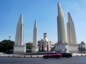 democracy monument bangkok