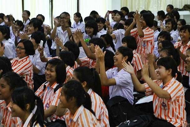tanítás Thaiföldön diákok