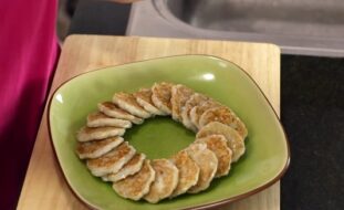 How to Make Thai Chewy Banana Coconut Pancakes (Pang Jee) — Gluten-Free Too (Video)