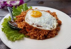 Thai fried rice with egg