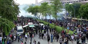 Thai police fire tear gas at peaceful protesters